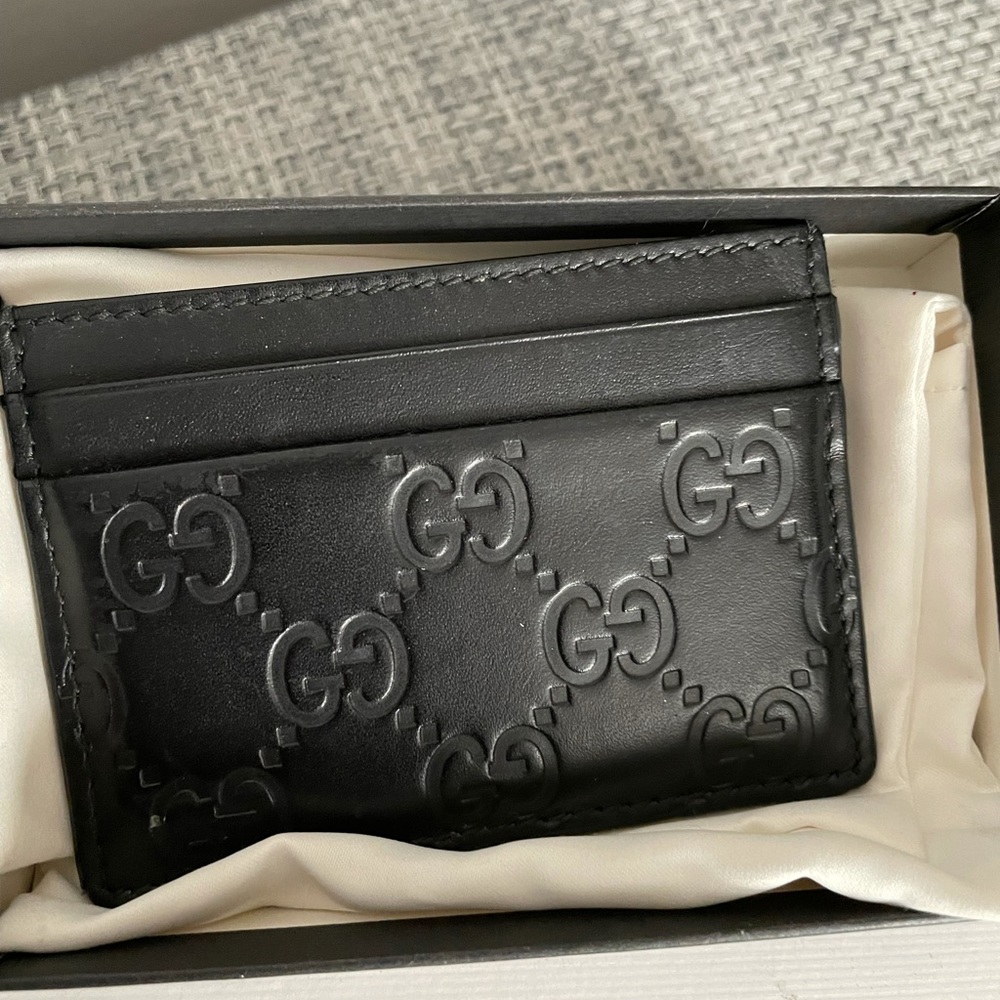 Gucci Card holder.